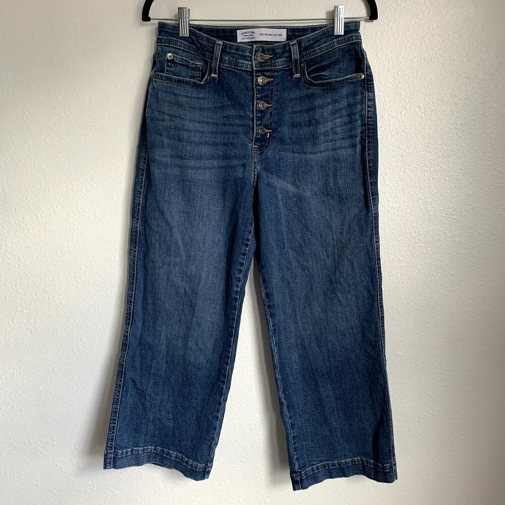 Levi's Signature High Rise Wide Leg Crop Denim Jeans in Blue